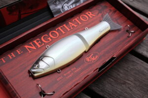Negotiator CUSTOM（ホワイトスネーク）